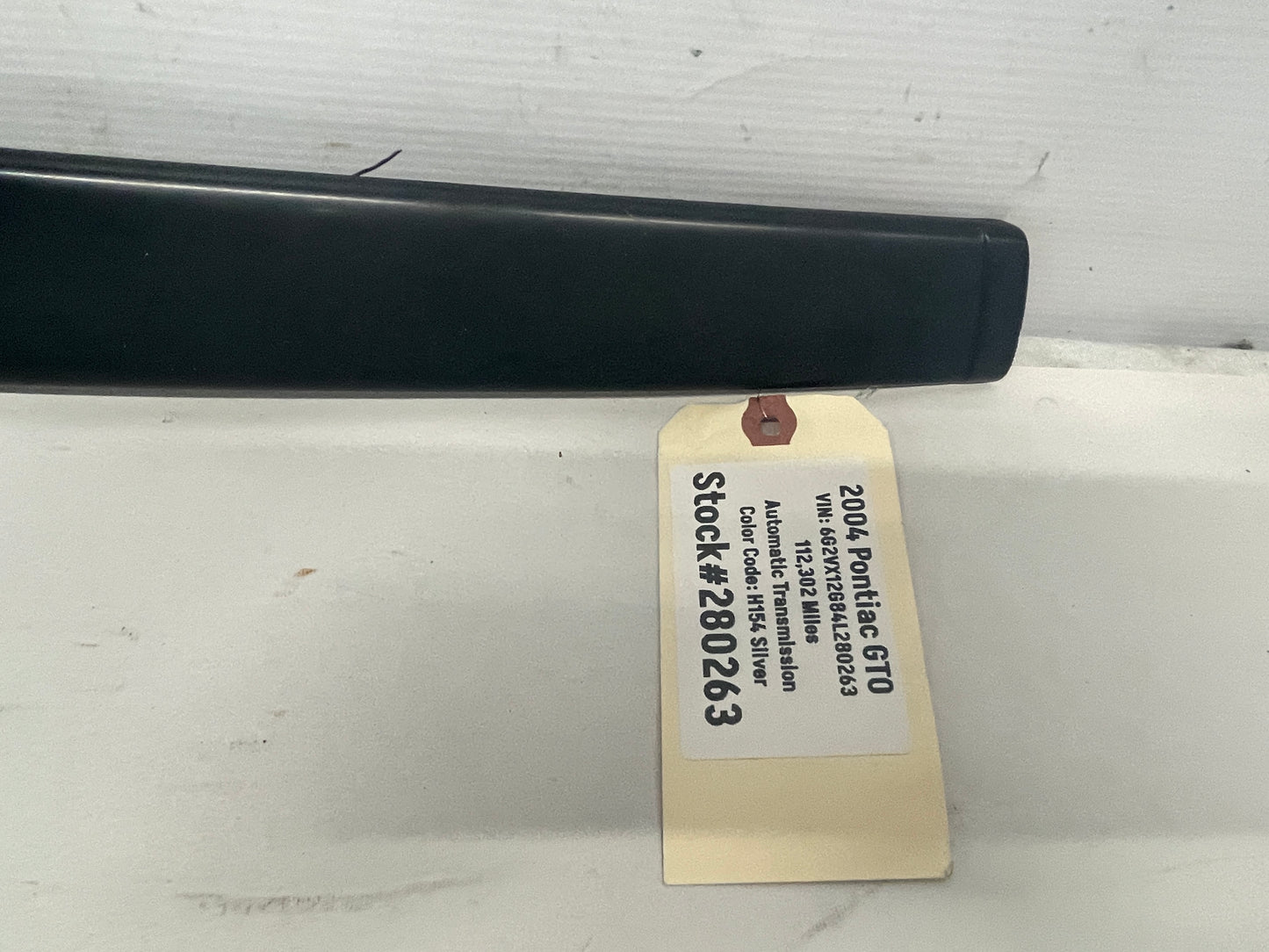 2004 Pontiac GTO LH Driver Exterior B Pillar Window Trim Cover OEM - Day's Parts Yard