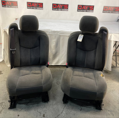 2007 Chevy Silverado K3500 Seats Dual Manual Front LH & RH Bucket Seats Gray Cloth OEM - Day's Parts Yard