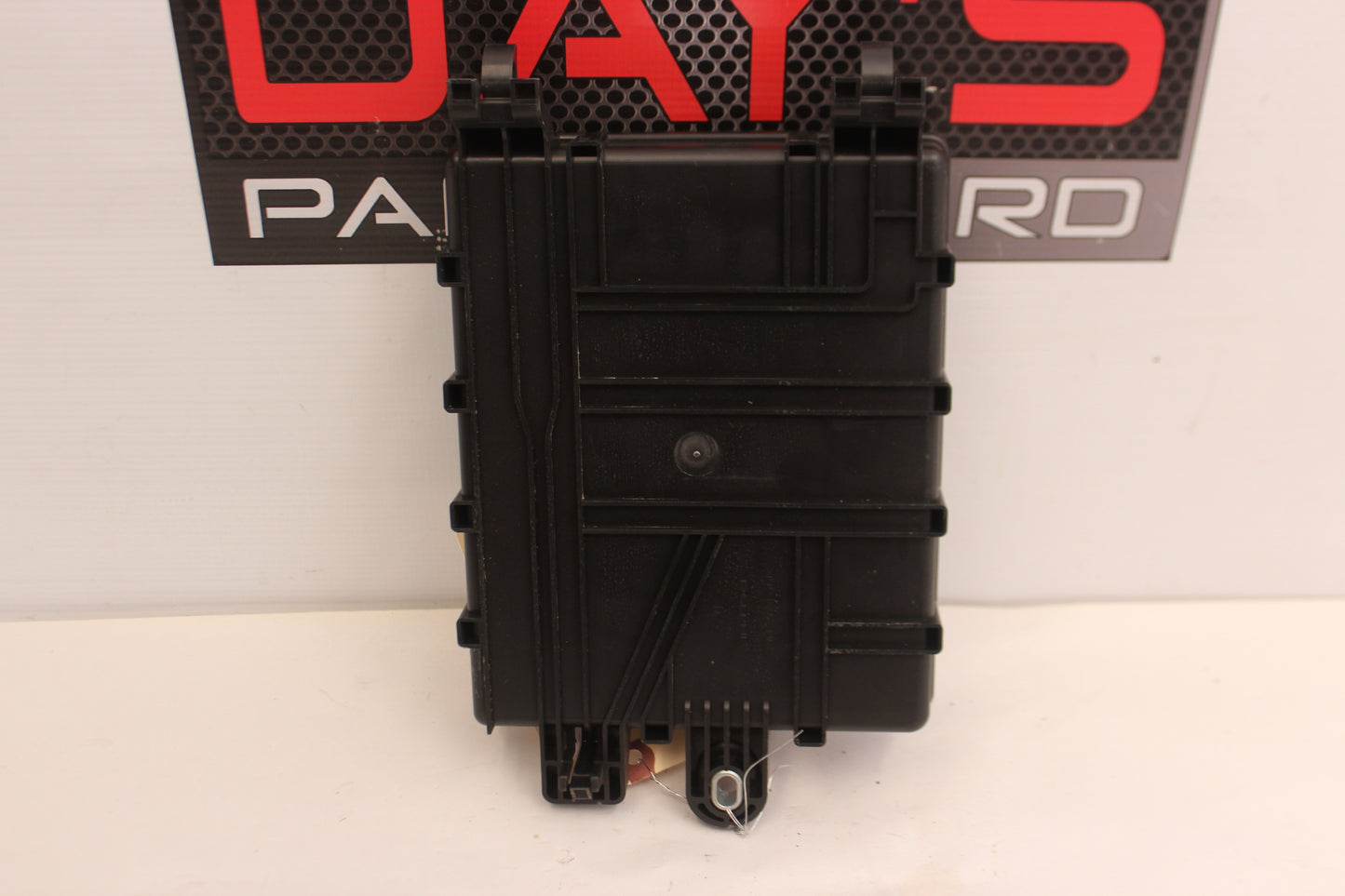 2014 Chevy SS Sedan Rear Fuse Box Relay OEM