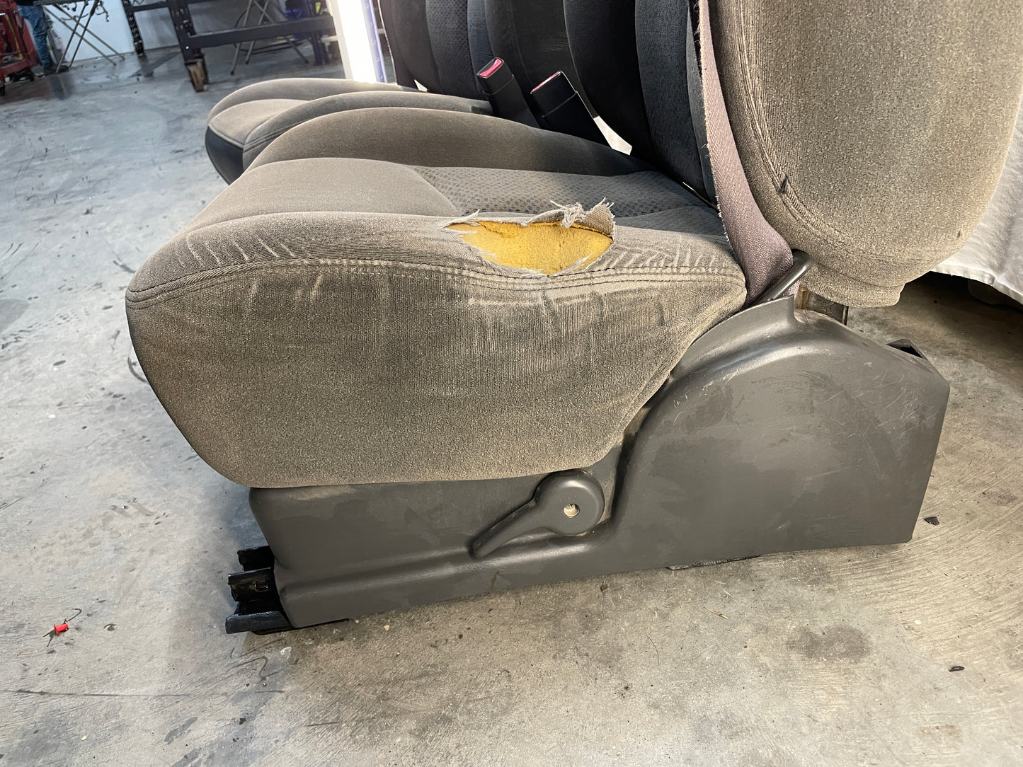 2007 Chevy Silverado K3500 Seats Dual Manual Front LH & RH Bucket Seats Gray Cloth OEM - Day's Parts Yard