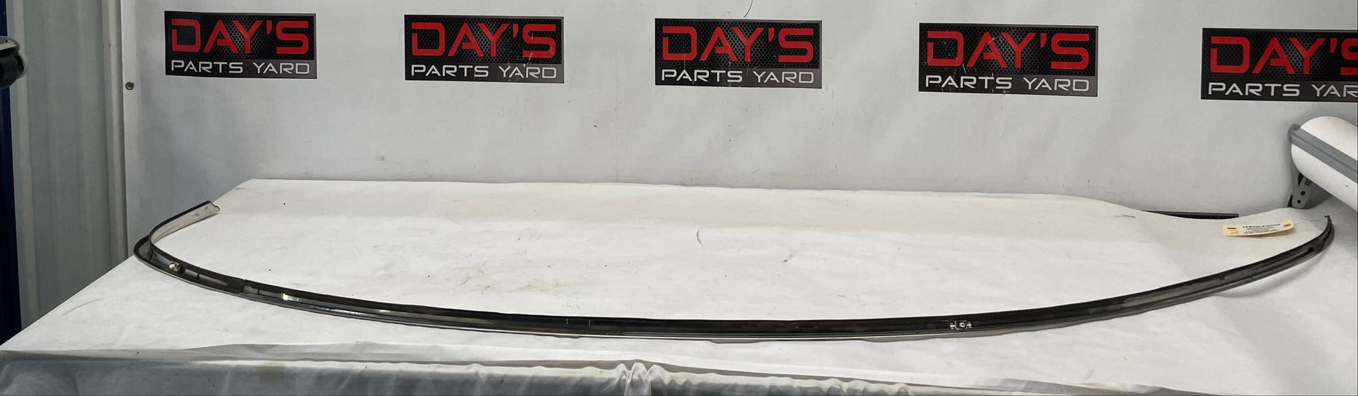 2009 Pontiac G8 GT RH Passenger Door Roof Chrome Reveal Molding Trim OEM - Day's Parts Yard