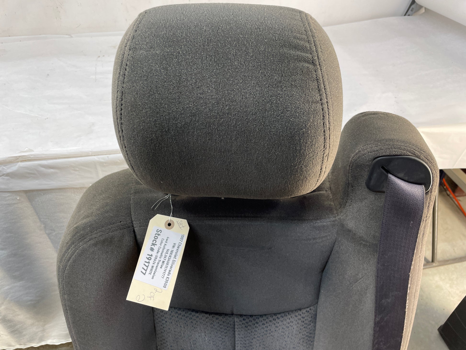 2007 Chevy Silverado K3500 Seats Dual Manual Front LH & RH Bucket Seats Gray Cloth OEM - Day's Parts Yard