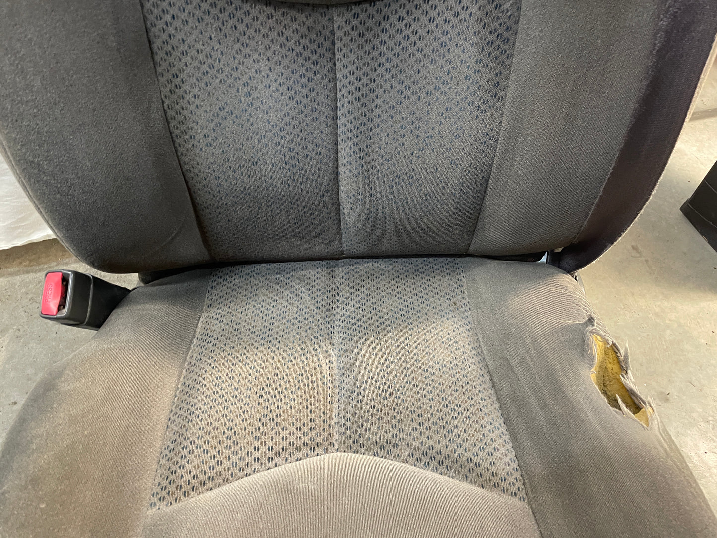 2007 Chevy Silverado K3500 Seats Dual Manual Front LH & RH Bucket Seats Gray Cloth OEM - Day's Parts Yard