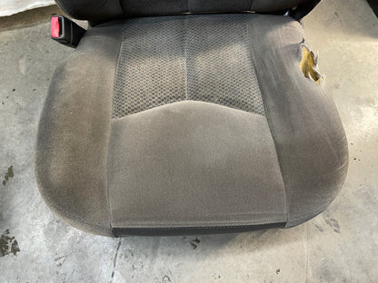 2007 Chevy Silverado K3500 Seats Dual Manual Front LH & RH Bucket Seats Gray Cloth OEM - Day's Parts Yard