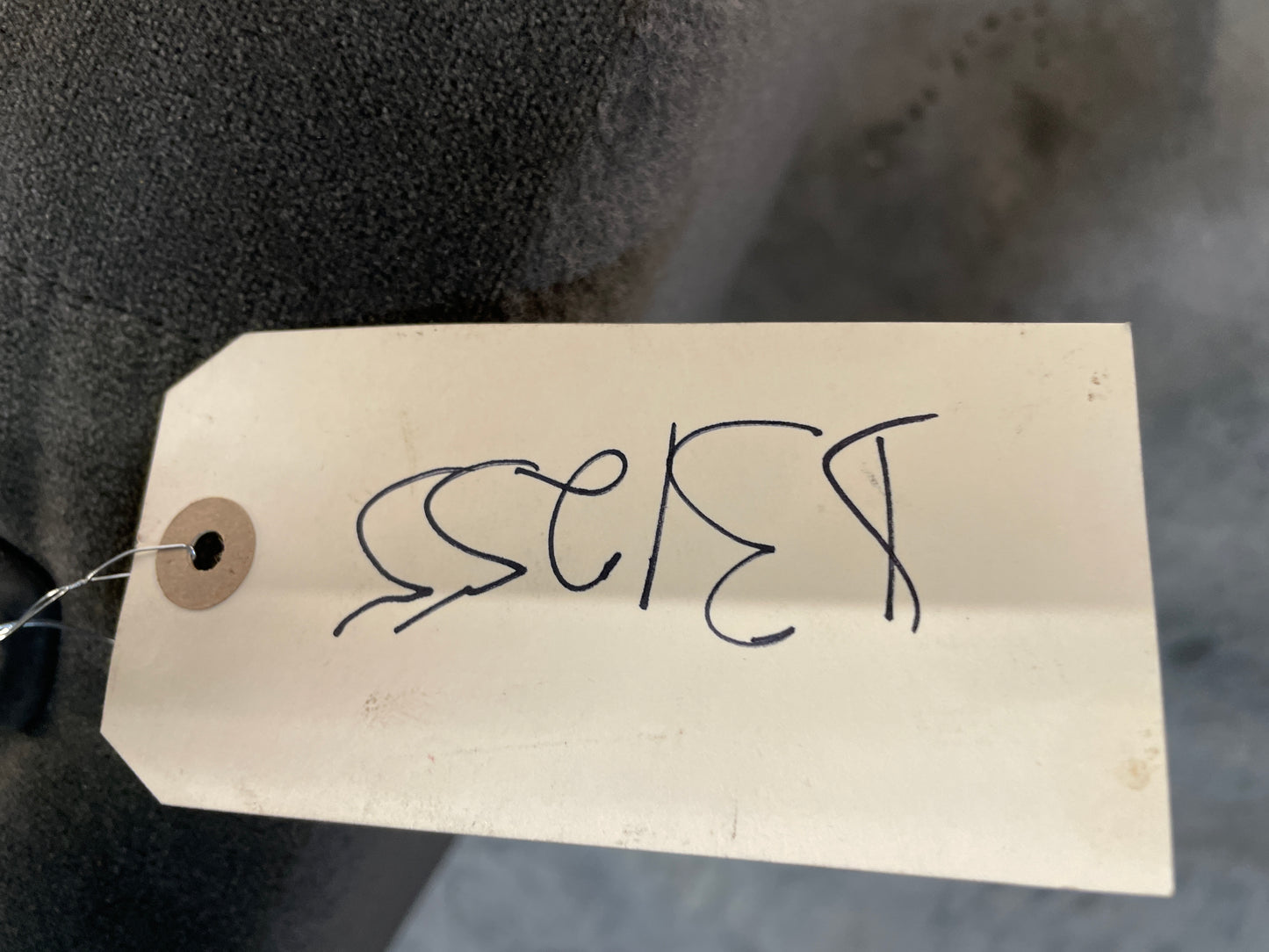 2007 Chevy Silverado K3500 Seats Dual Manual Front LH & RH Bucket Seats Gray Cloth OEM - Day's Parts Yard