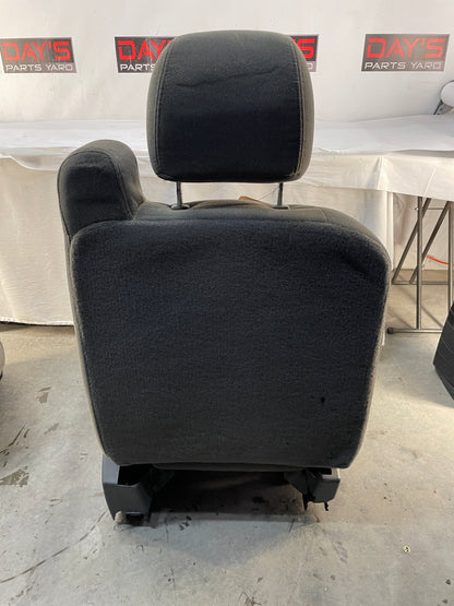 2007 Chevy Silverado K3500 Seats Dual Manual Front LH & RH Bucket Seats Gray Cloth OEM - Day's Parts Yard