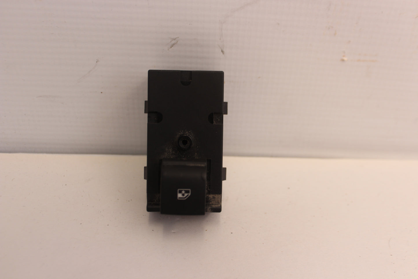 2014 Chevy SS Sedan Rear RH Passenger Window Control Switch OEM