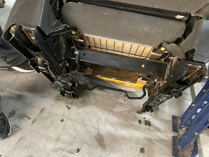 2007 Chevy Silverado K3500 Seats Dual Manual Front LH & RH Bucket Seats Gray Cloth OEM - Day's Parts Yard