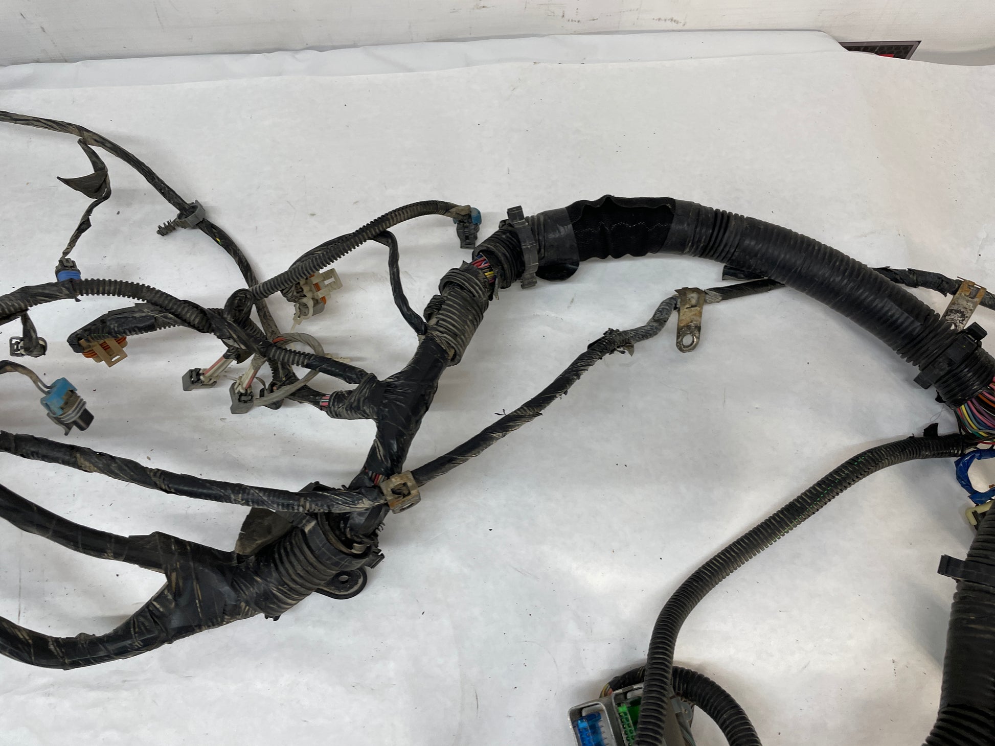 2007 Chevy Silverado K3500 Engine Transmission Wire Wiring Harness OEM - Day's Parts Yard