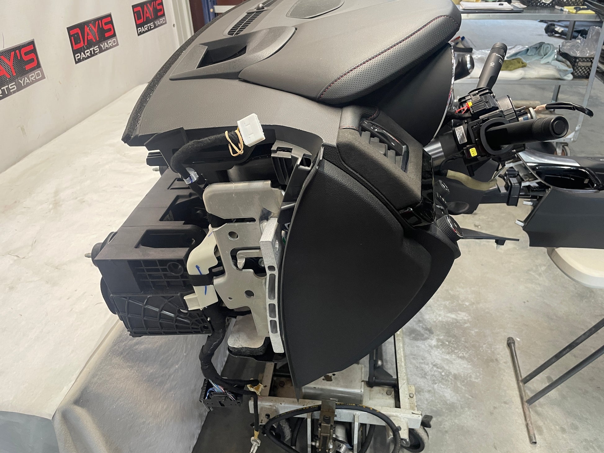 2014 Chevy SS Sedan Complete Dash & Center Console w/ Shifter OEM - Day's Parts Yard