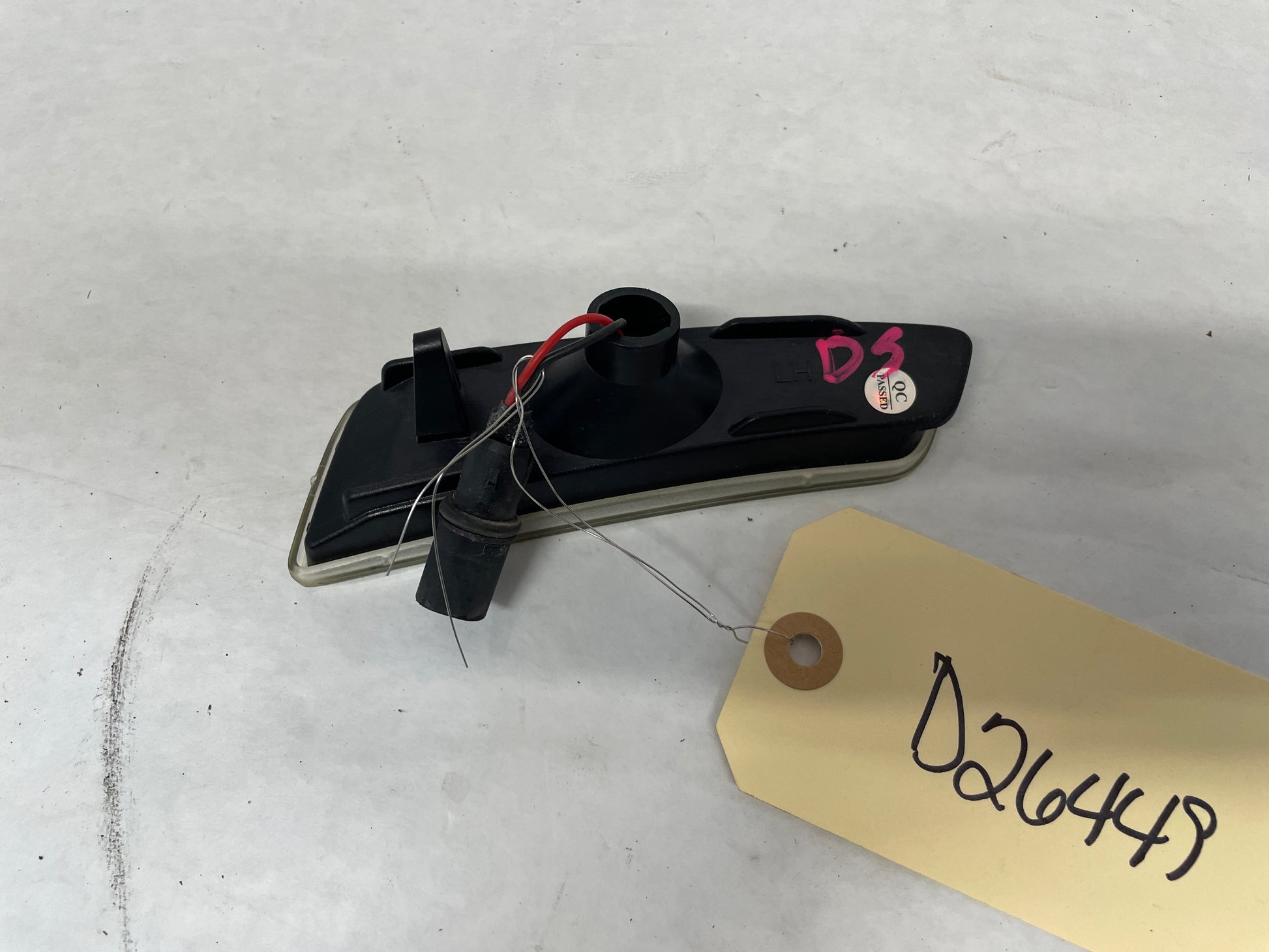 2009 Pontiac G8 GT LH Driver Front Bumper Reflector Turn Signal Marker Light Aftermarket - Day's Parts Yard