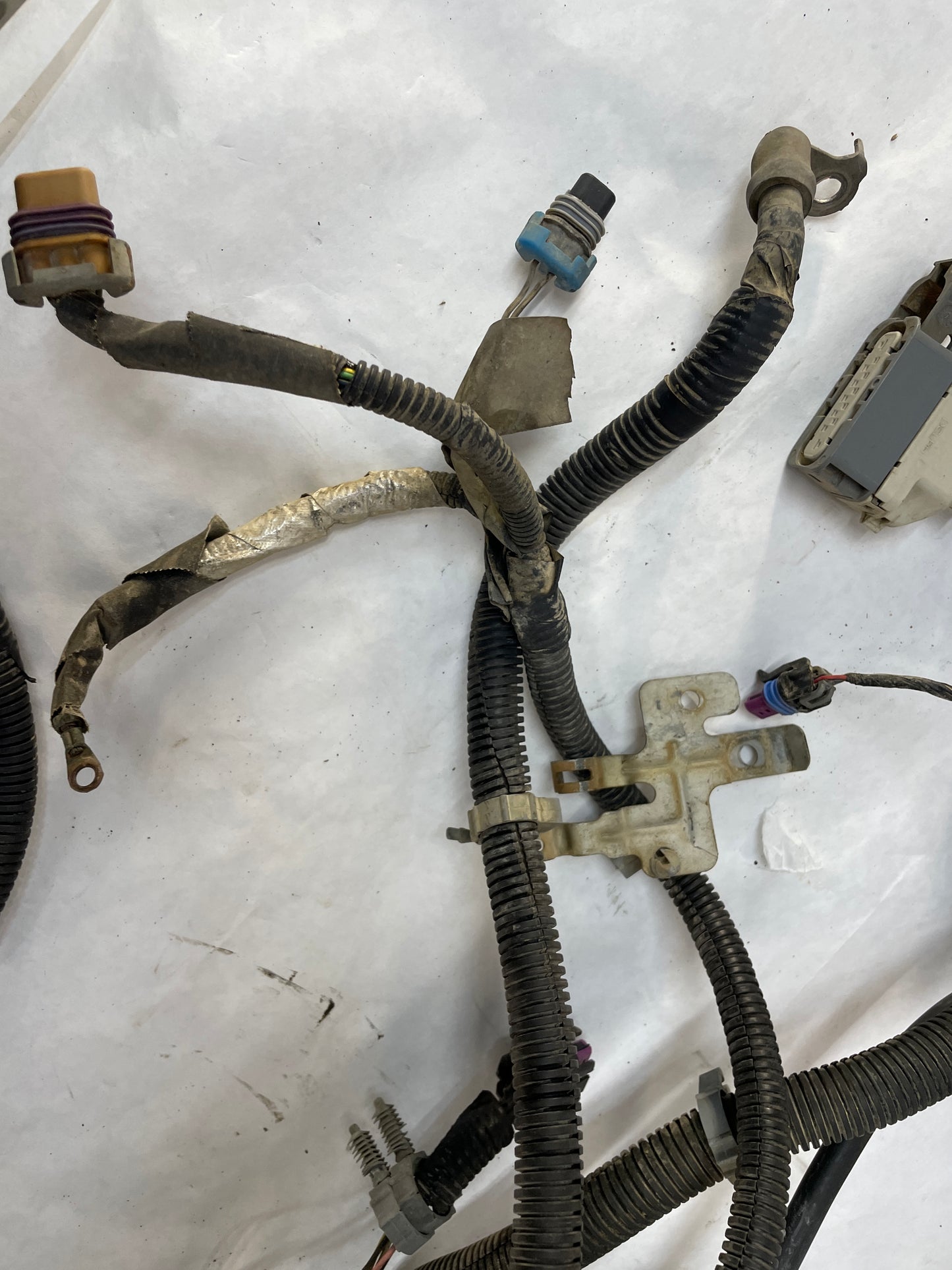 2007 Chevy Silverado K3500 Engine Transmission Wire Wiring Harness OEM - Day's Parts Yard
