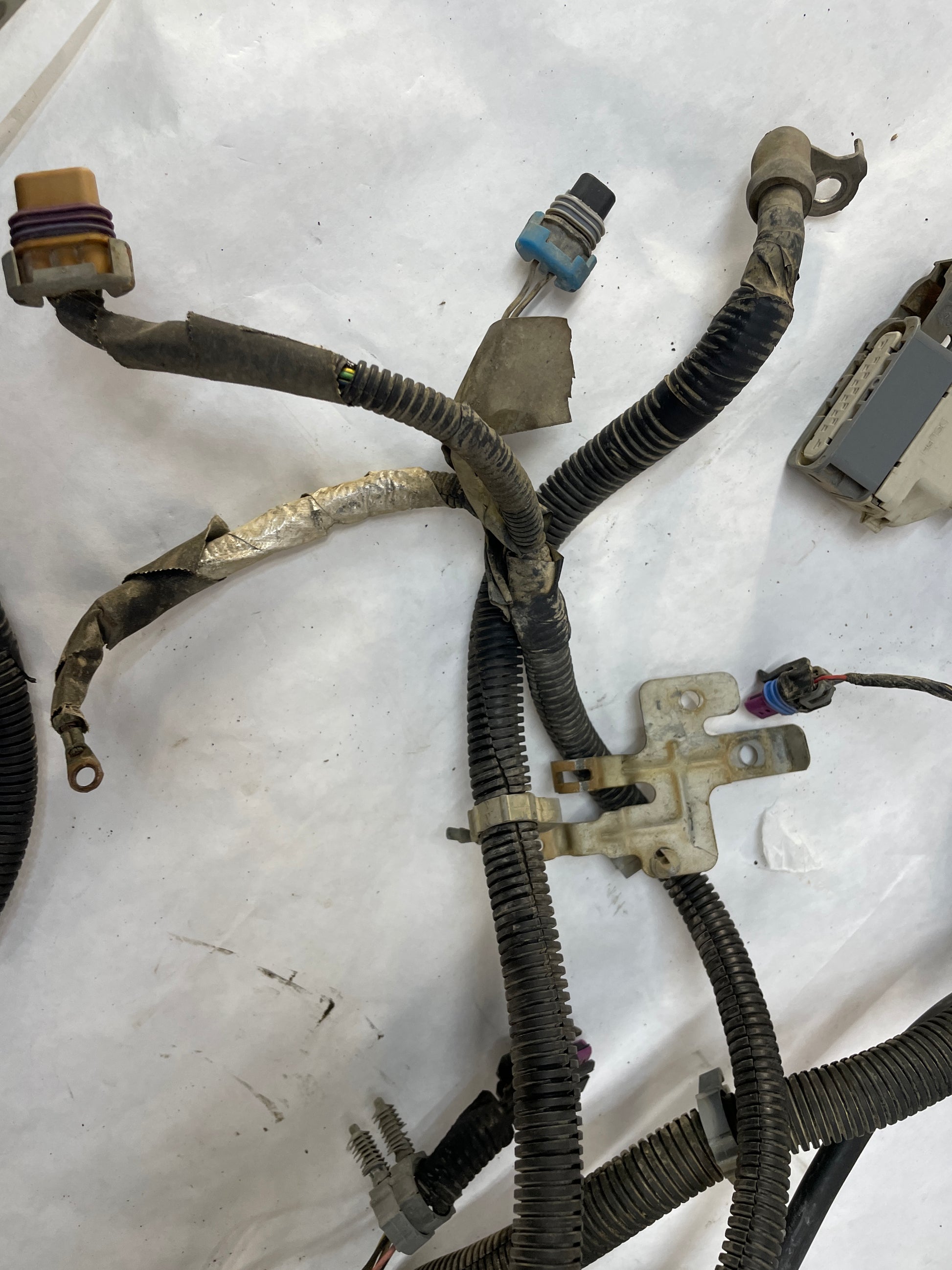 2007 Chevy Silverado K3500 Engine Transmission Wire Wiring Harness OEM - Day's Parts Yard