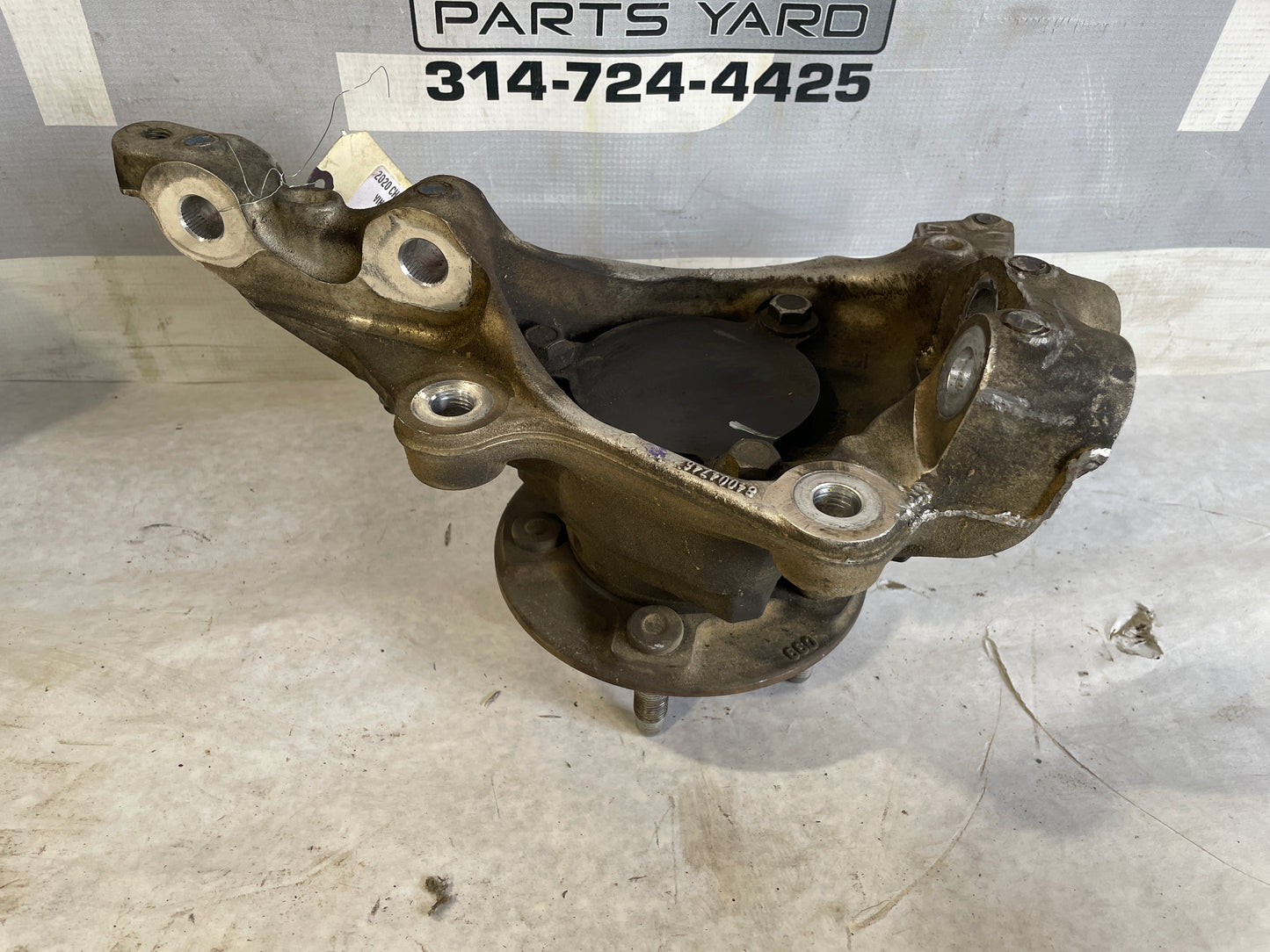 2020 Chevy Camaro SS LH Driver Spindle Knuckle Hub OEM