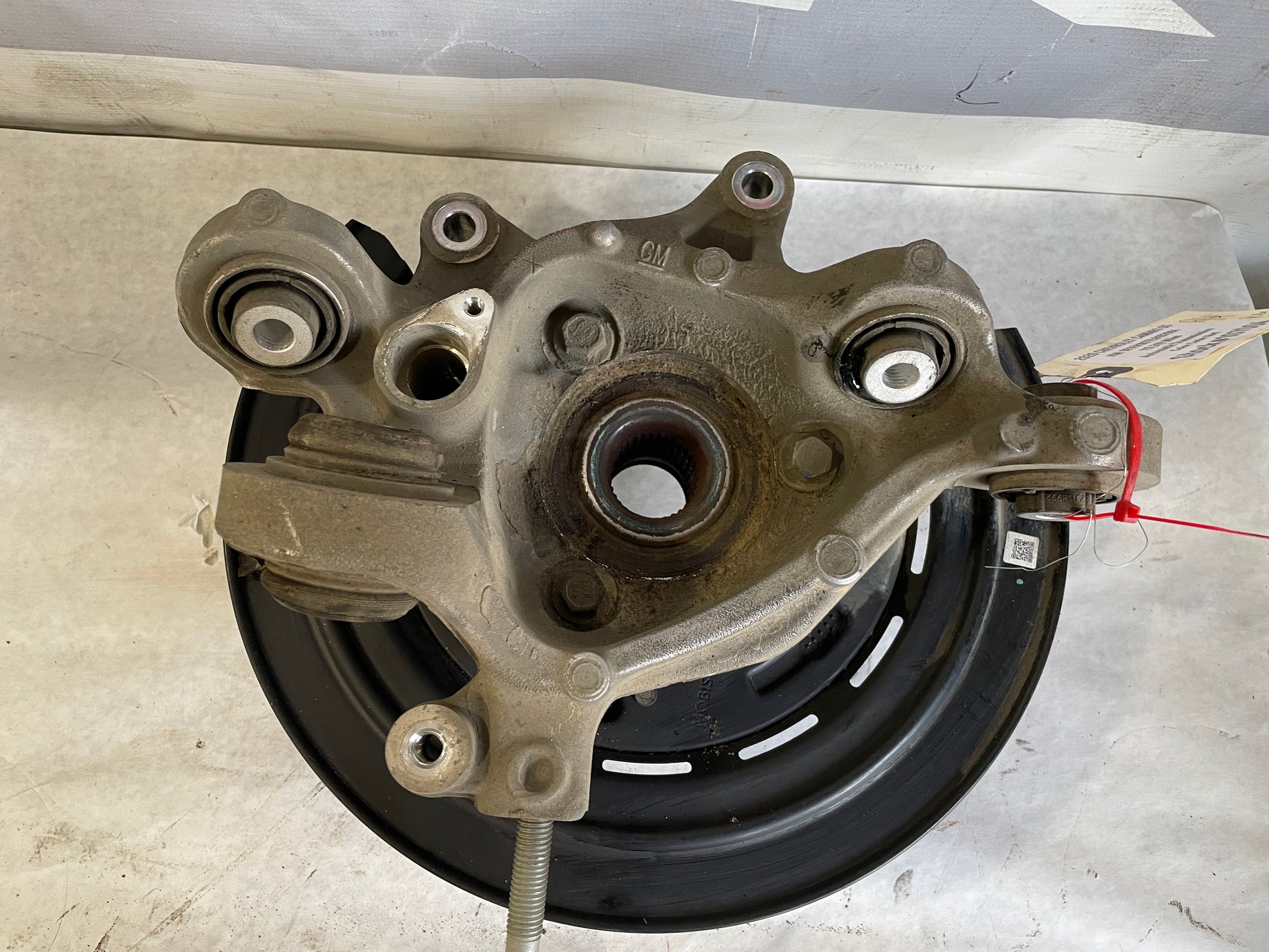2020 Chevy Camaro SS Rear RH Passenger Spindle Knuckle Hub OEM - Day's Parts Yard