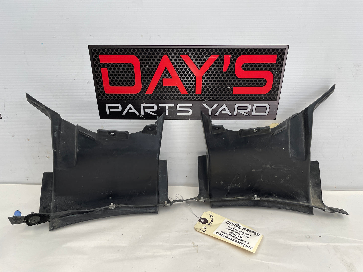 2017 Chevy SS Sedan RH & LH Front Bumper Air Ducts OEM - Day's Parts Yard