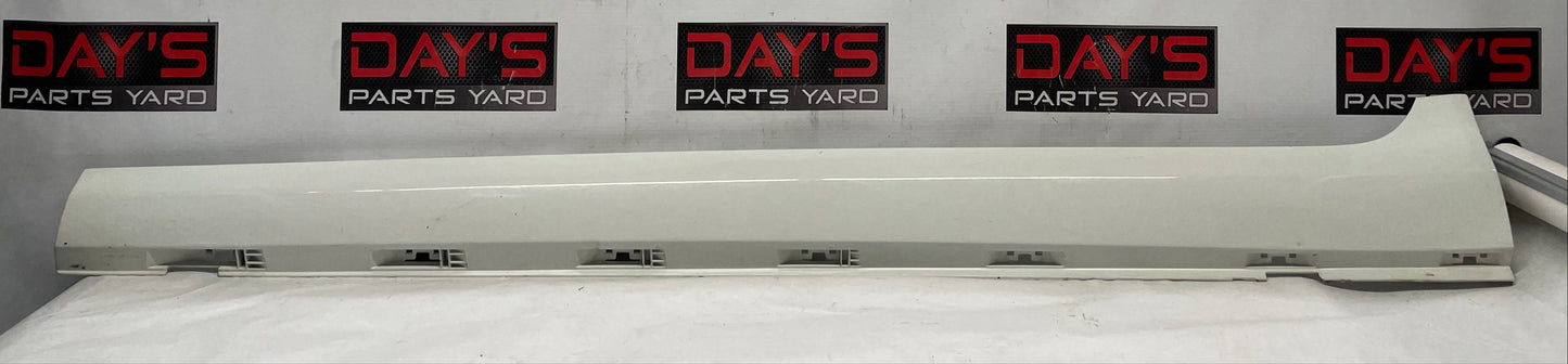 2013 Chevy Caprice PPV LH Driver Rocker Molding Side Skirt Panel Trim OEM - Day's Parts Yard