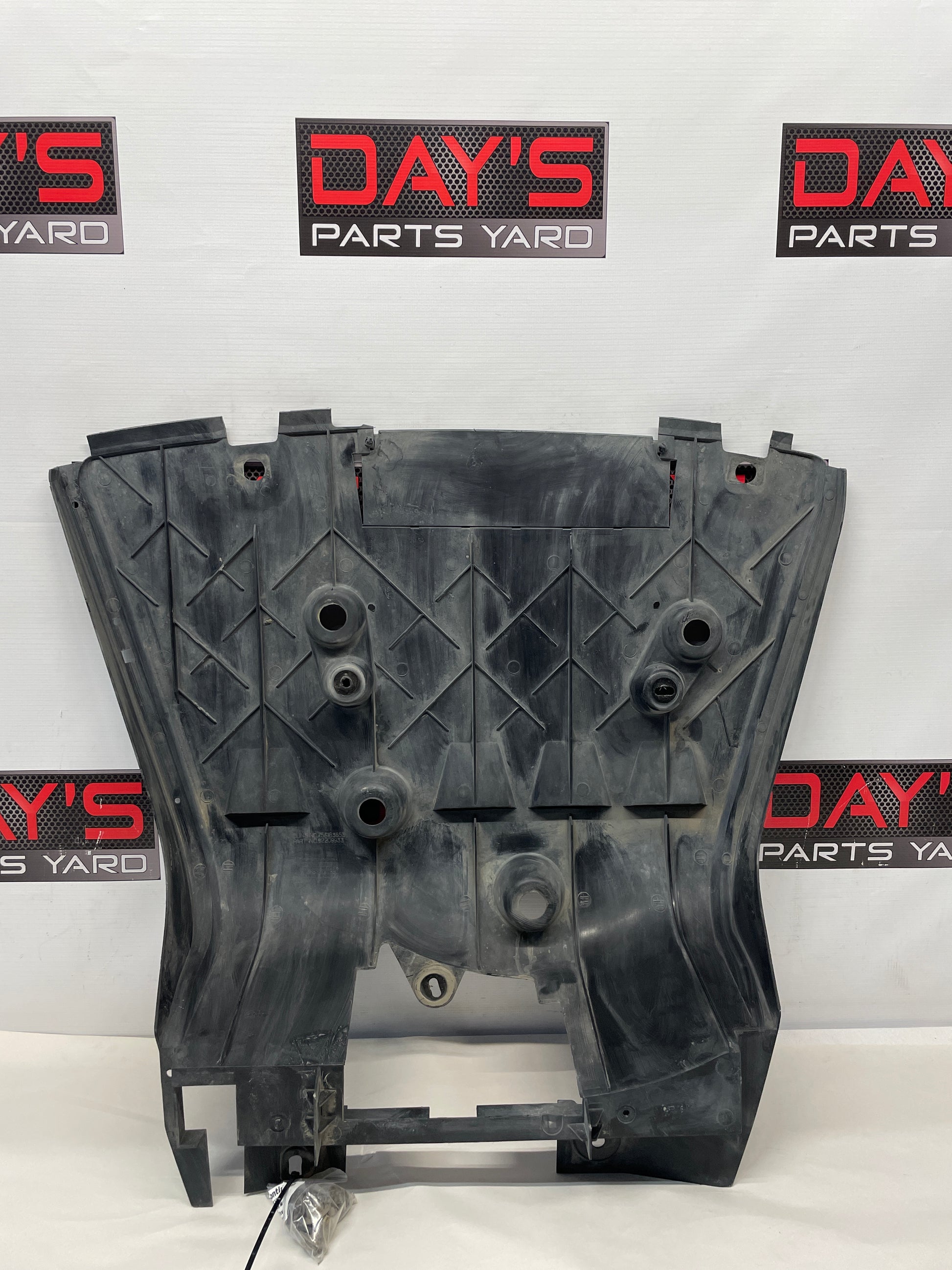 2005 Pontiac GTO Rear Air Deflector Differential Center Lower Body Cover OEM - Day's Parts Yard