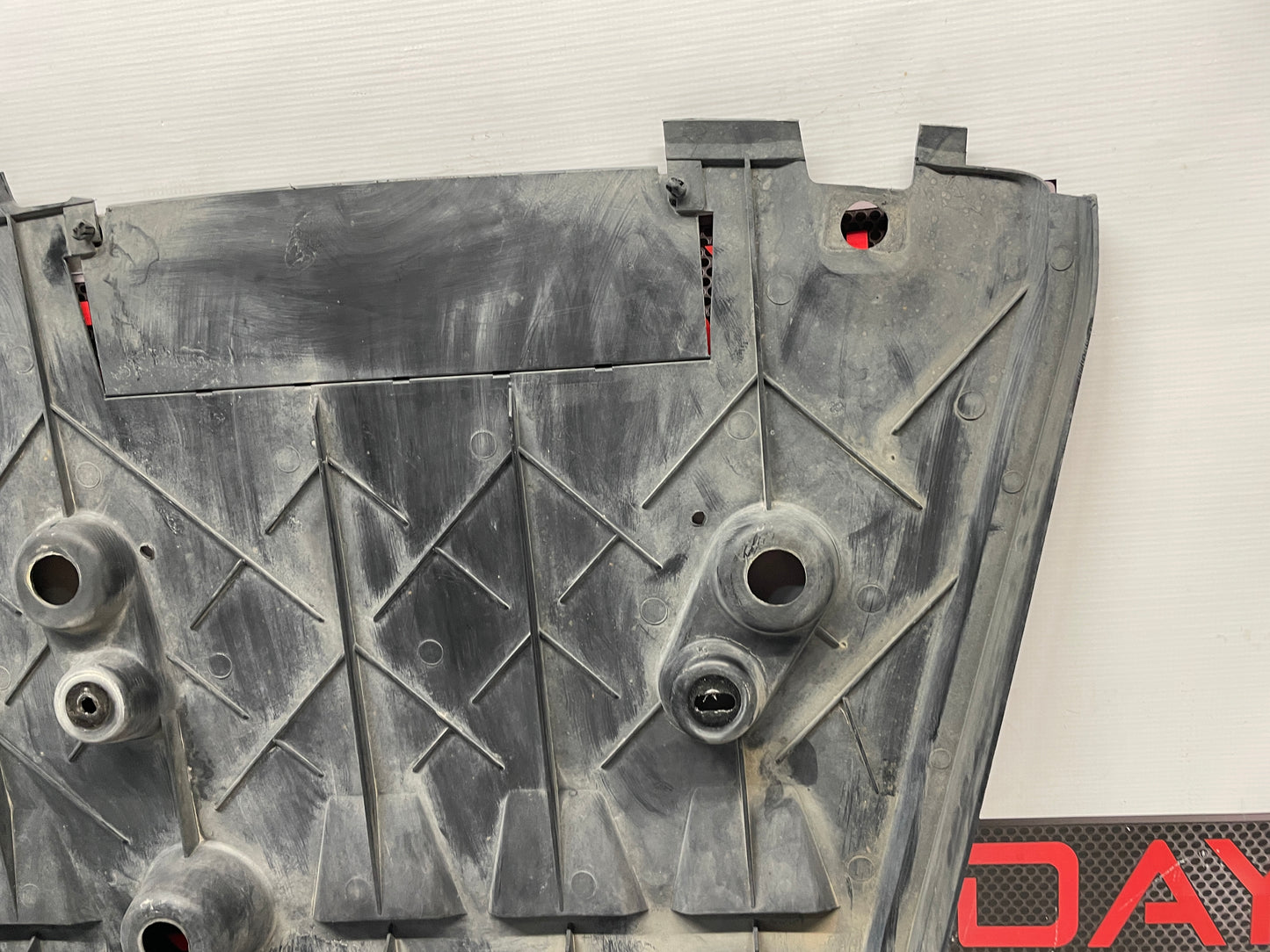 2005 Pontiac GTO Rear Air Deflector Differential Center Lower Body Cover OEM - Day's Parts Yard