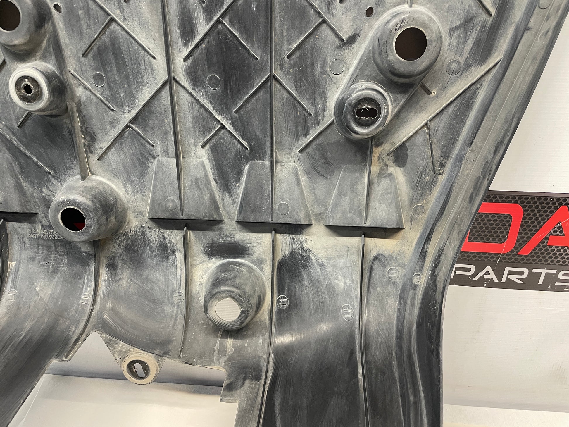 2005 Pontiac GTO Rear Air Deflector Differential Center Lower Body Cover OEM - Day's Parts Yard