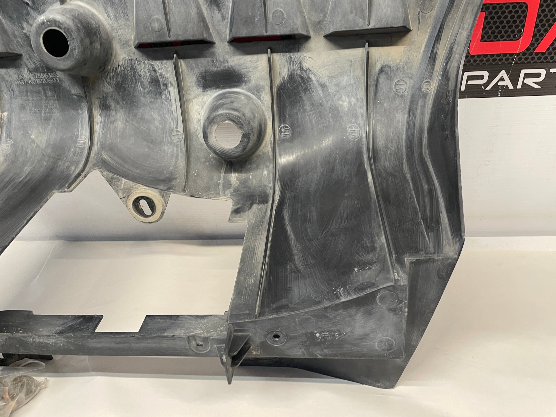 2005 Pontiac GTO Rear Air Deflector Differential Center Lower Body Cover OEM - Day's Parts Yard