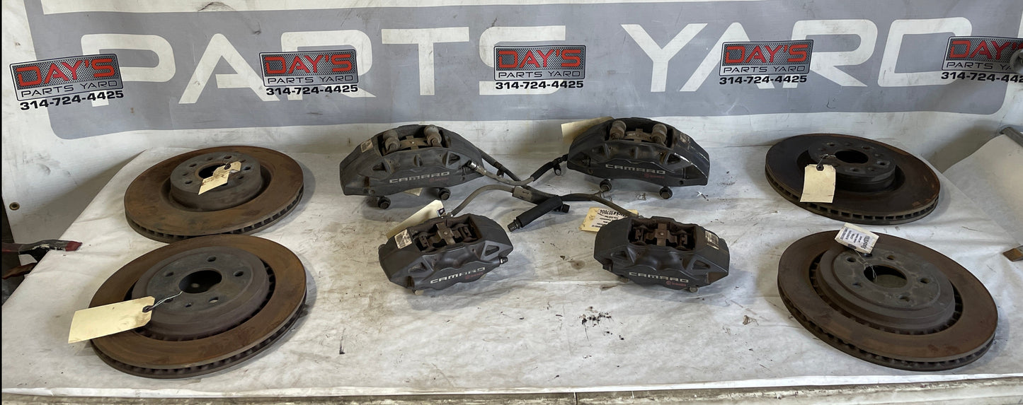 2020 Chevy Camaro SS Brembo Brake Calipers and Rotors OEM - Day's Parts Yard
