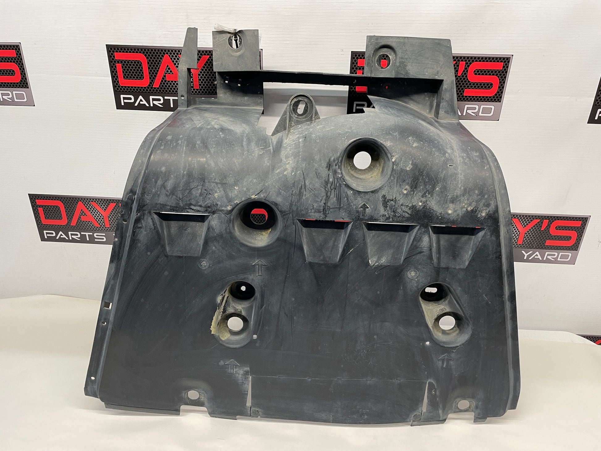 2005 Pontiac GTO Rear Air Deflector Differential Center Lower Body Cover OEM - Day's Parts Yard