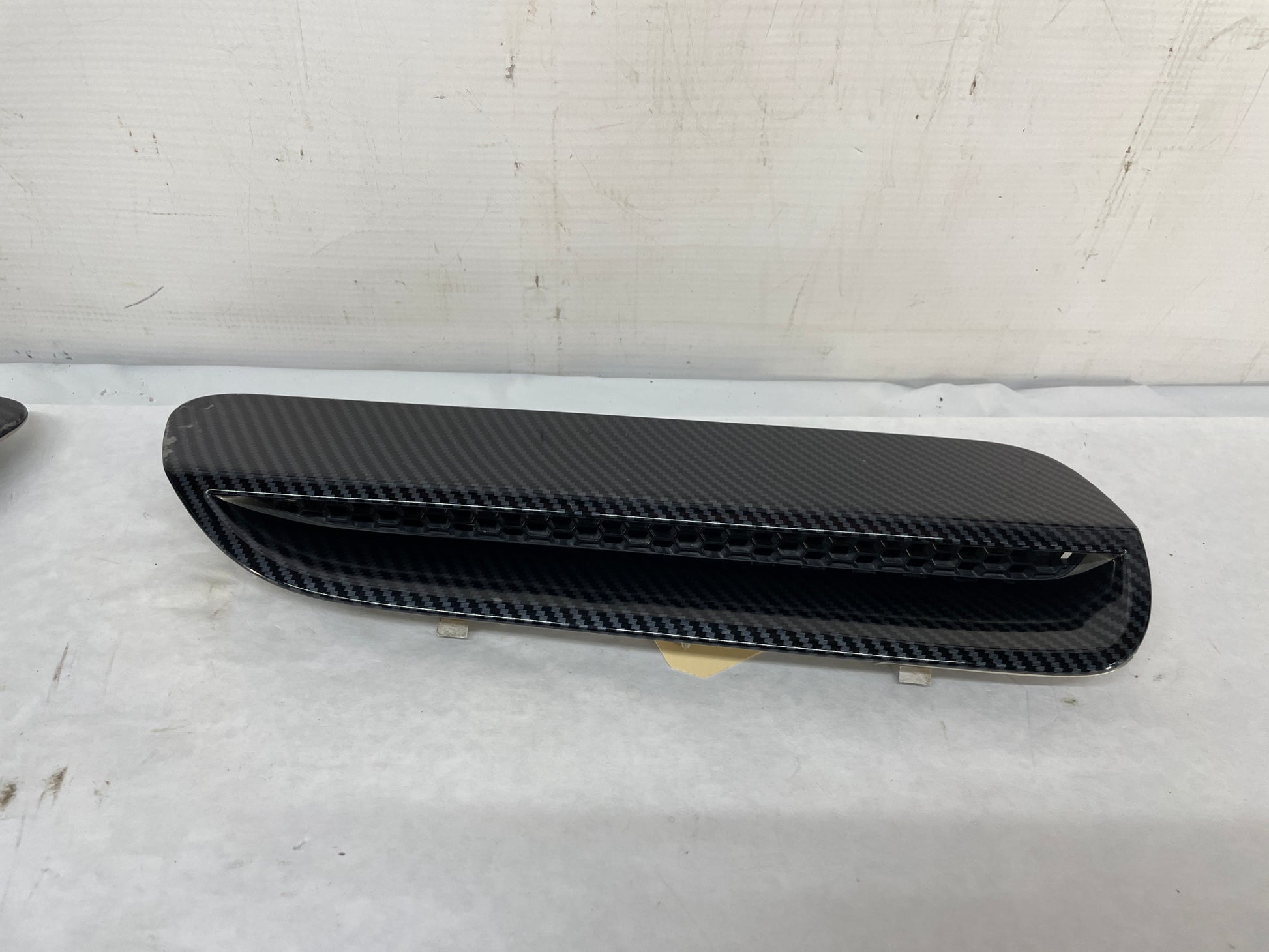 2009 Pontiac G8 RH & LH Hood Vents Carbon Fiber OEM - Day's Parts Yard