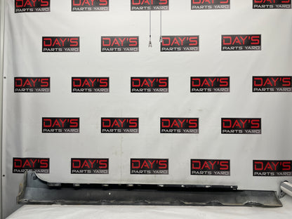 2013 Chevy Caprice PPV LH Driver Rocker Molding Side Skirt Panel Trim OEM - Day's Parts Yard