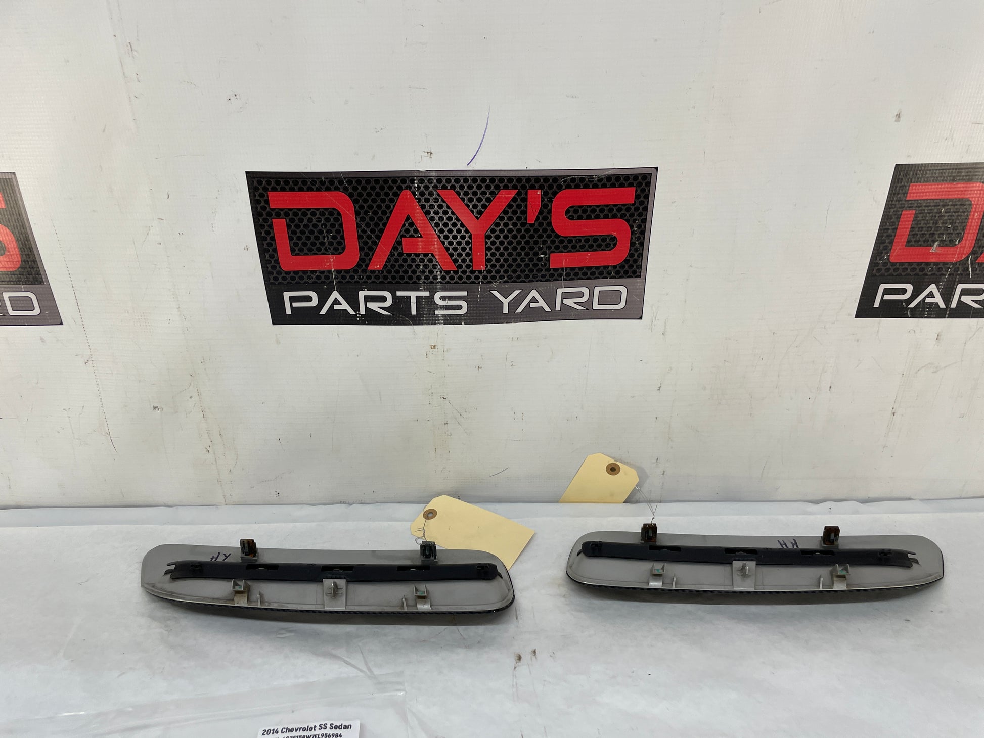 2009 Pontiac G8 RH & LH Hood Vents Carbon Fiber OEM - Day's Parts Yard