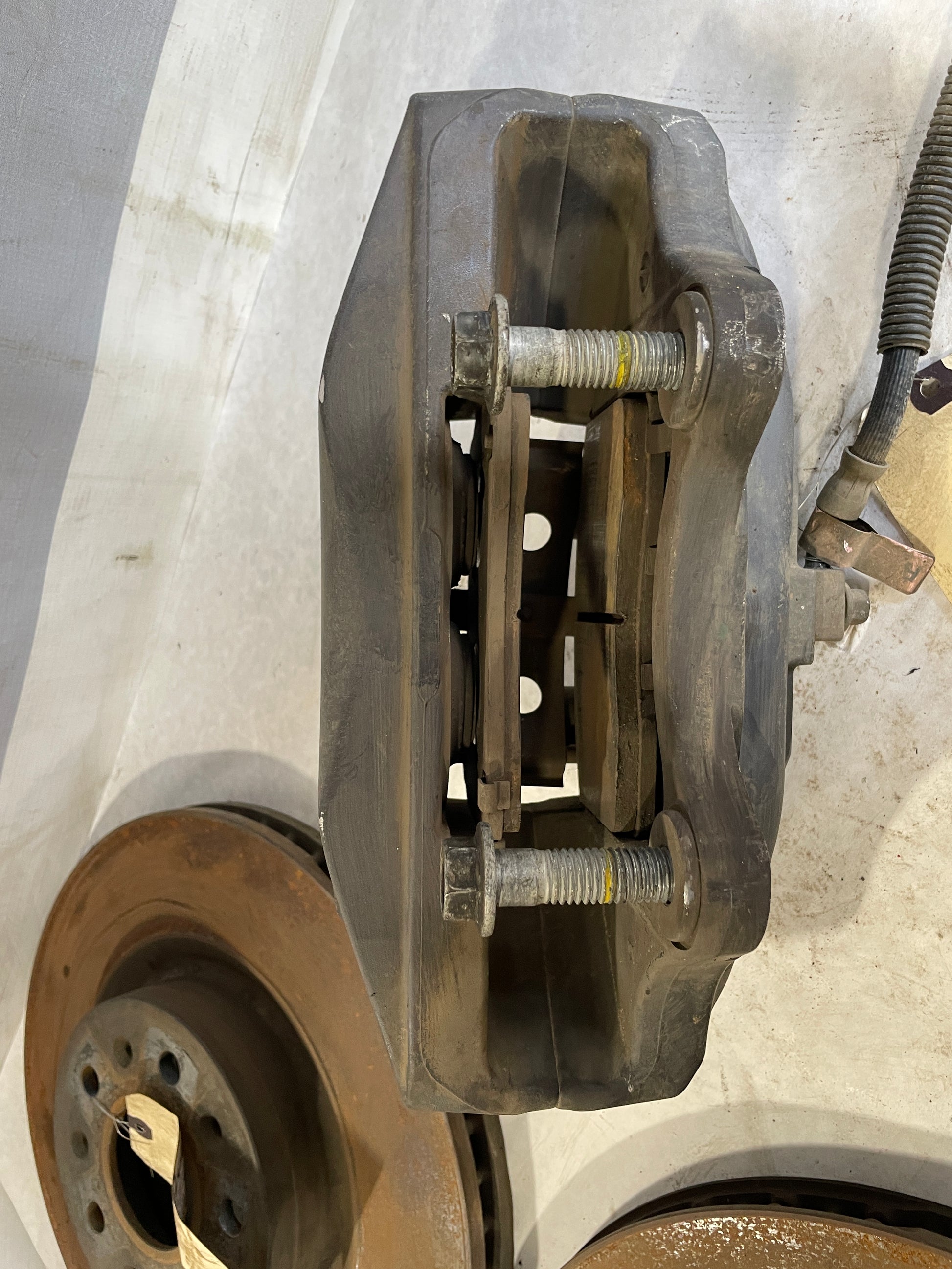 2020 Chevy Camaro SS Brembo Brake Calipers and Rotors OEM - Day's Parts Yard