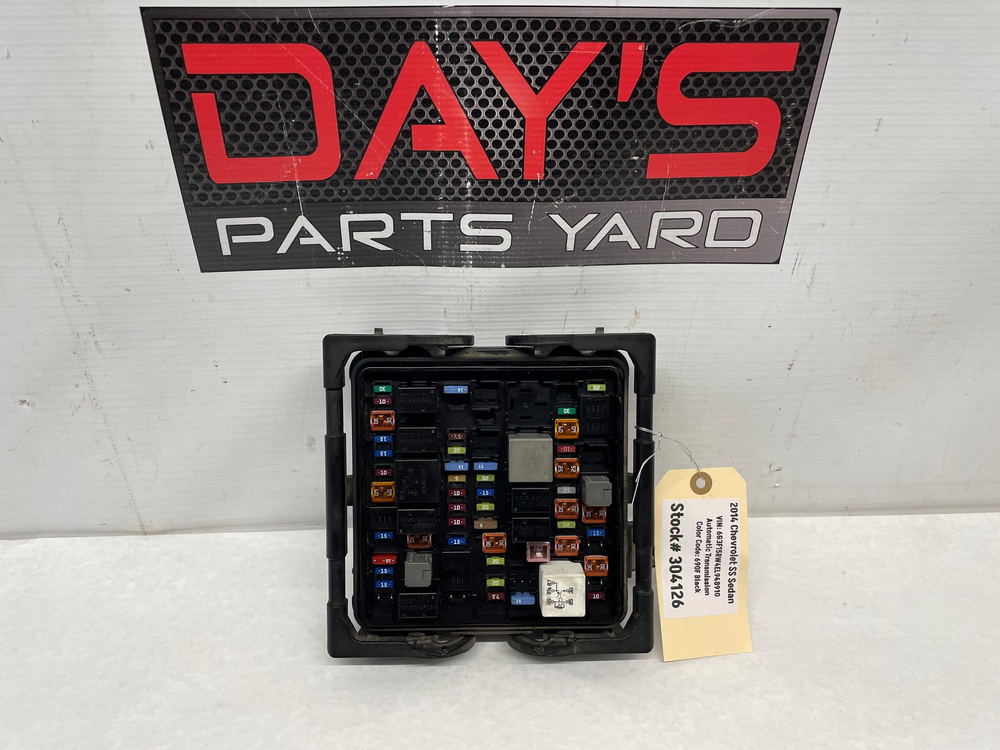 2014 Chevy SS Sedan Engine Bay Fuse Relay Wiring Wire Harness Junction Box Block OEM - Day's Parts Yard