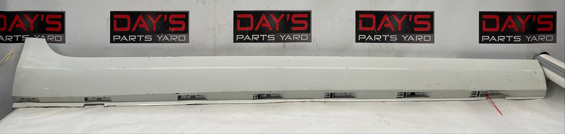 2013 Chevy Caprice PPV RH Passenger Rocker Molding Side Skirt Panel Trim OEM - Day's Parts Yard