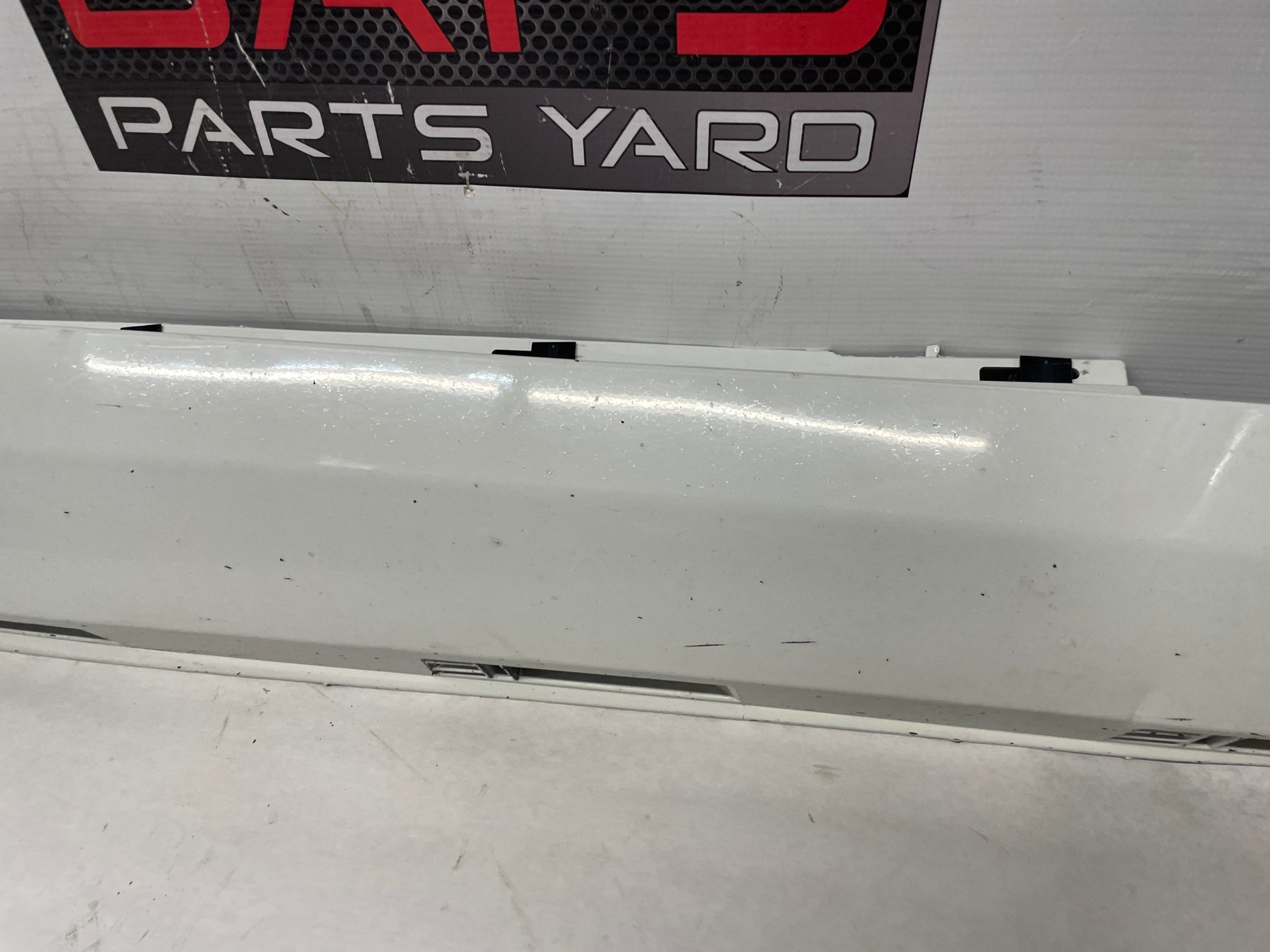 2013 Chevy Caprice PPV RH Passenger Rocker Molding Side Skirt Panel Trim OEM - Day's Parts Yard
