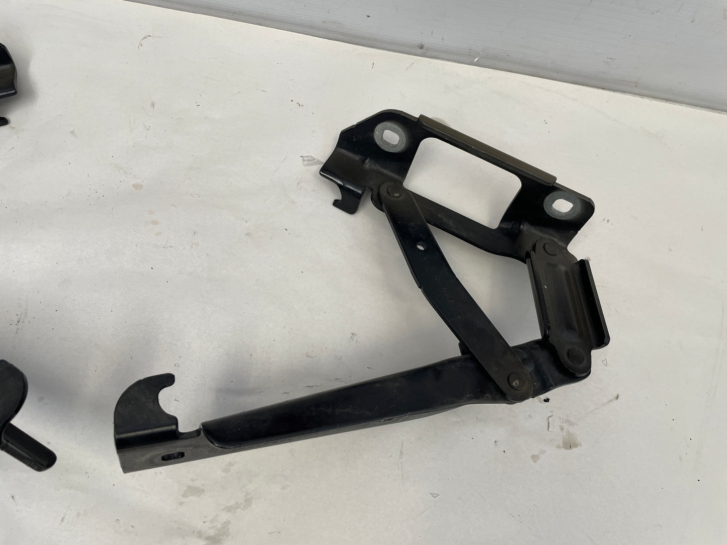 2013 Chevy Camaro SS RH & LH Hood Hinges OEM - Day's Parts Yard