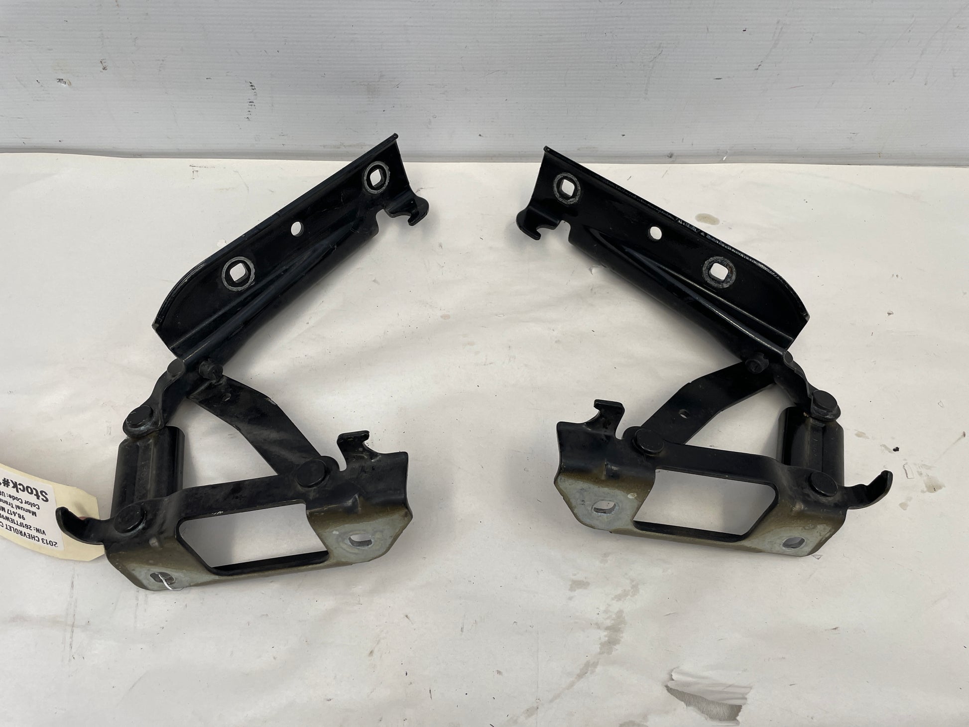 2013 Chevy Camaro SS RH & LH Hood Hinges OEM - Day's Parts Yard