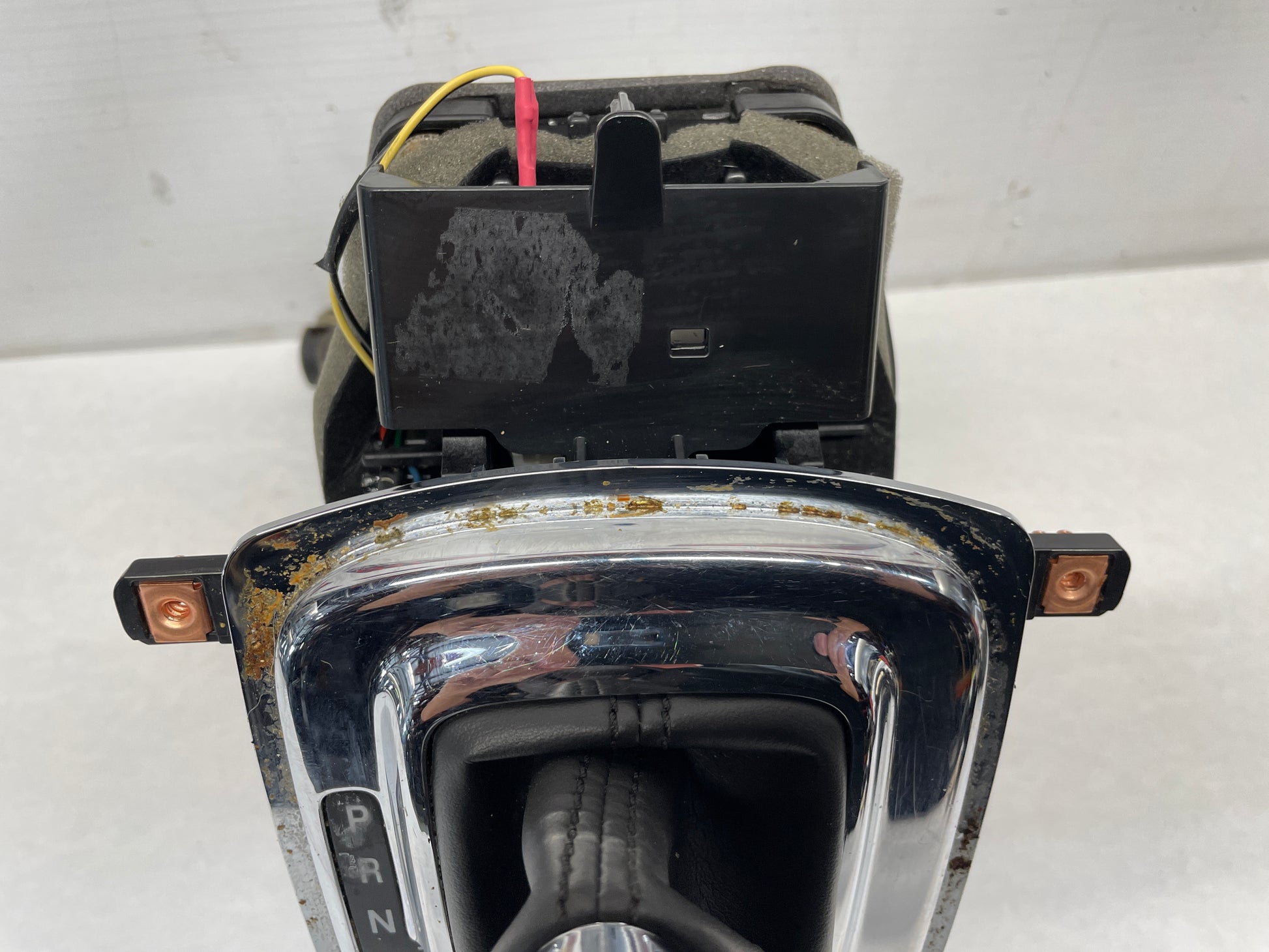 2014 Chevy SS Sedan Complete Center Console w/ Shifter Assembly OEM - Day's Parts Yard