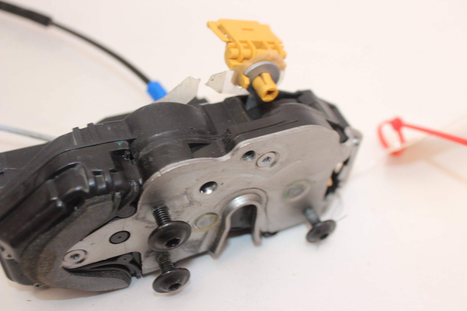 2014 Chevrolet SS Sedan Front RH Passenger Door Lock Actuator OEM - Day's Parts Yard