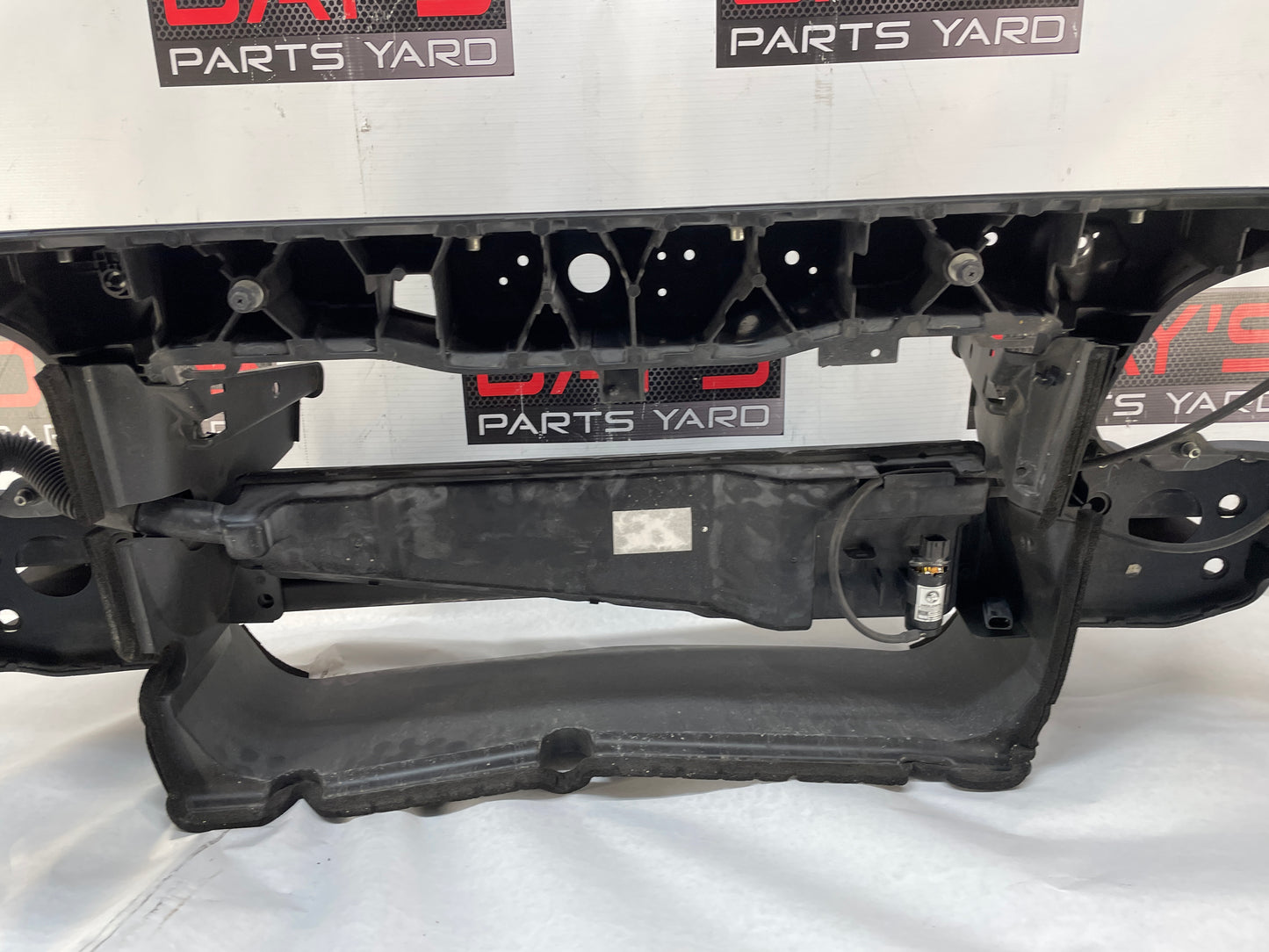 2016 Chevy SS Sedan Front Radiator Core Support Bracket Brace Assembly OEM