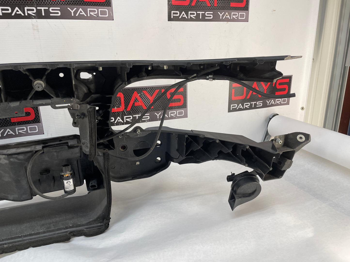 2016 Chevy SS Sedan Front Radiator Core Support Bracket Brace Assembly OEM