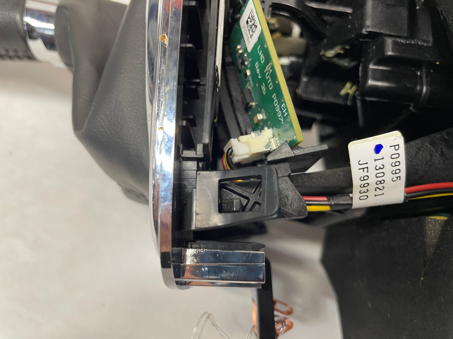 2014 Chevy SS Sedan Complete Center Console w/ Shifter Assembly OEM - Day's Parts Yard