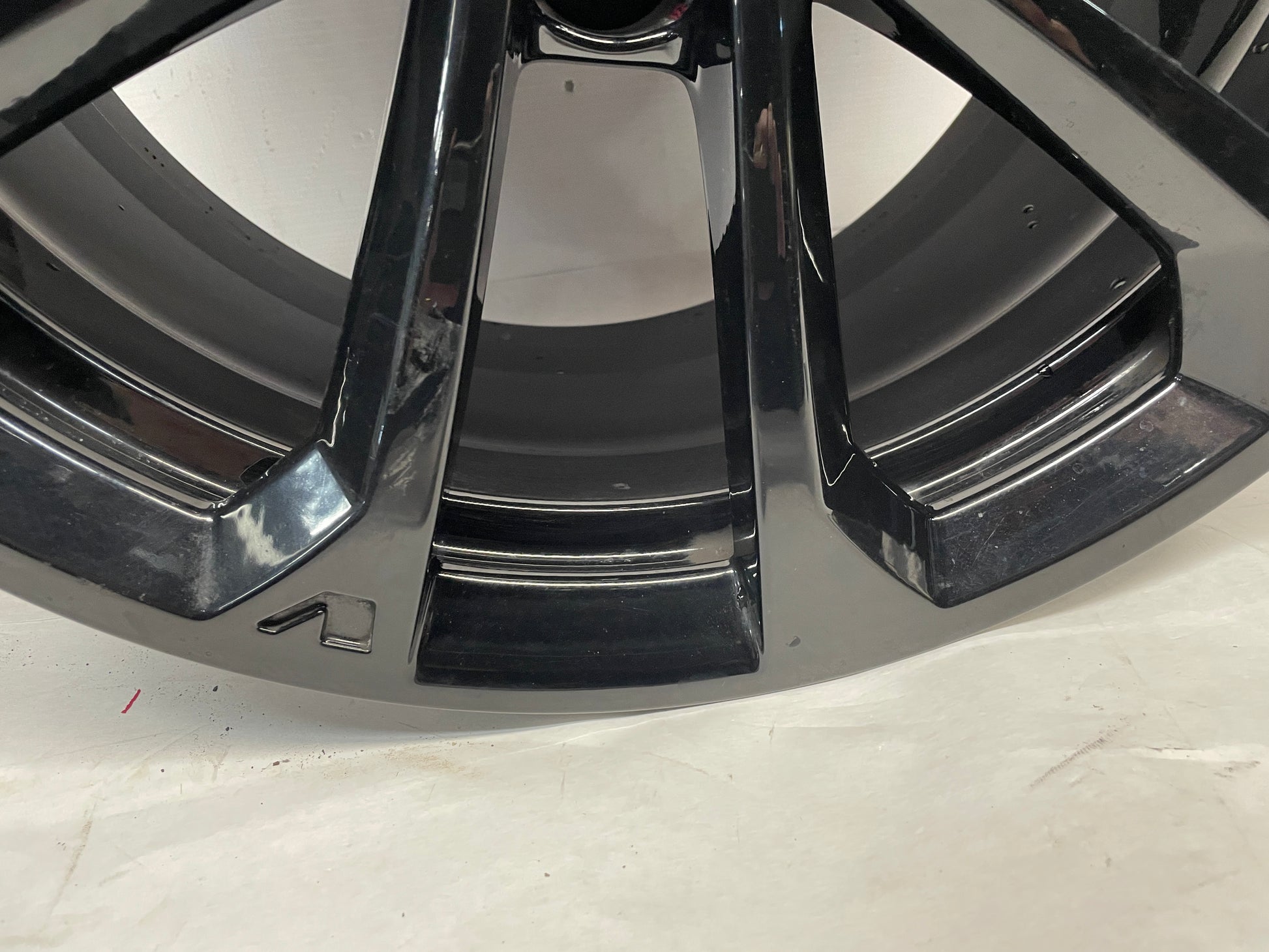 2016 Cadillac ATS-V Coupe Factory OEM Rear Wheel 18X9.5 OEM - Day's Parts Yard