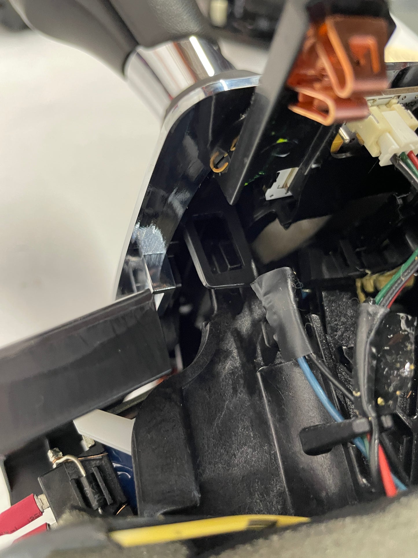 2014 Chevy SS Sedan Complete Center Console w/ Shifter Assembly OEM - Day's Parts Yard