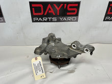 2016 Chevy SS Sedan LH Driver Front Hub Spindle Assembly OEM - Day's Parts Yard