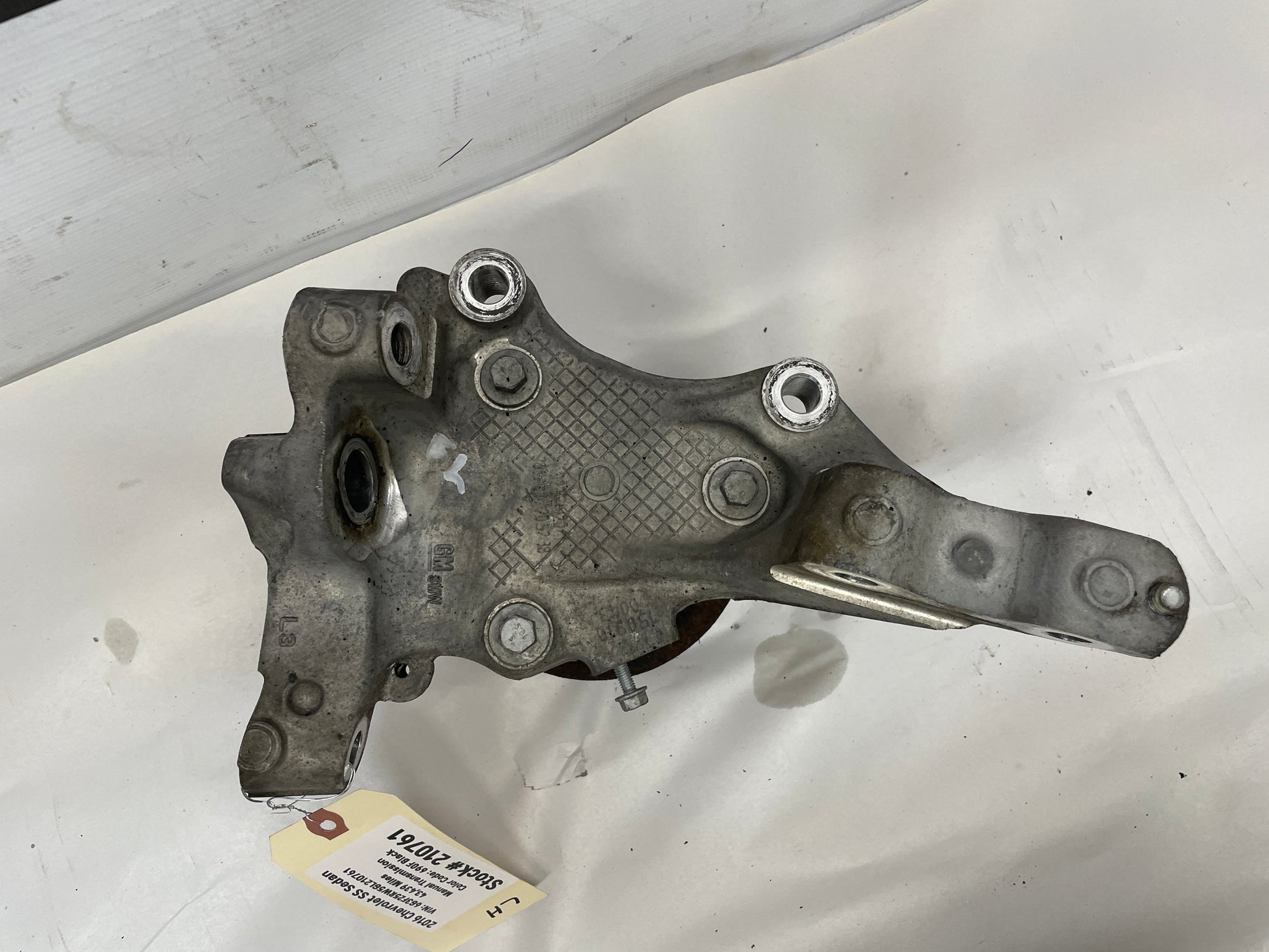 2016 Chevy SS Sedan LH Driver Front Hub Spindle Assembly OEM - Day's Parts Yard
