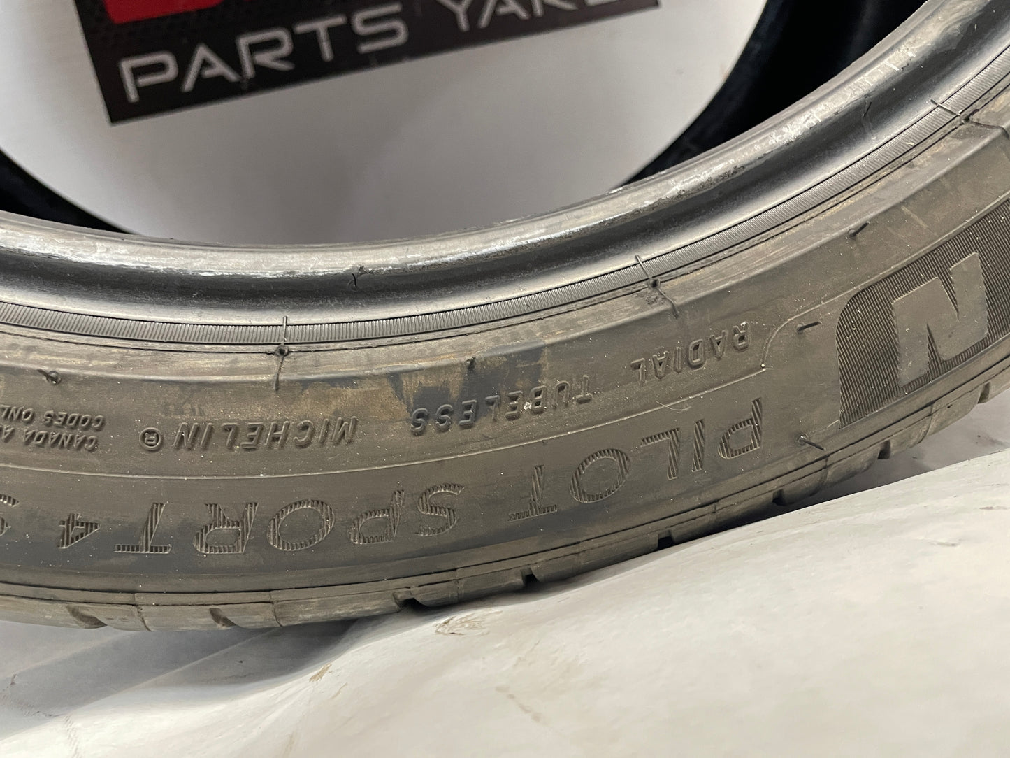 Michelin Pilot Sport 4S 275/35ZR18 Tire