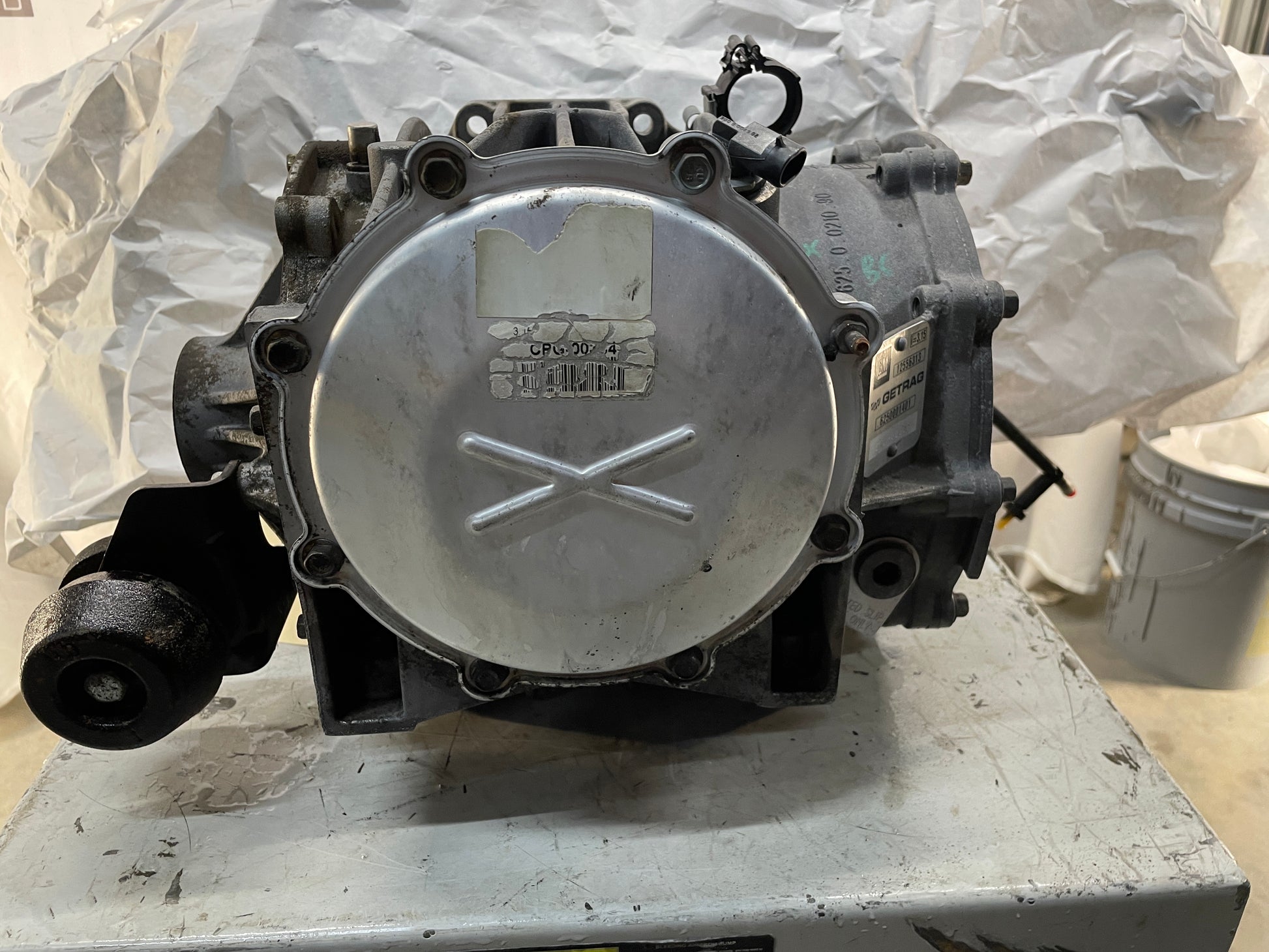 2004 Chevy C5 Corvette Rear End Differential Carrier G90 3.15 OEM 3 Rib - Day's Parts Yard