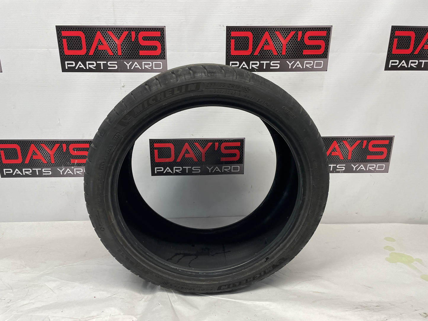 Michelin Pilot Sport 4S 255/35ZR18 Tire