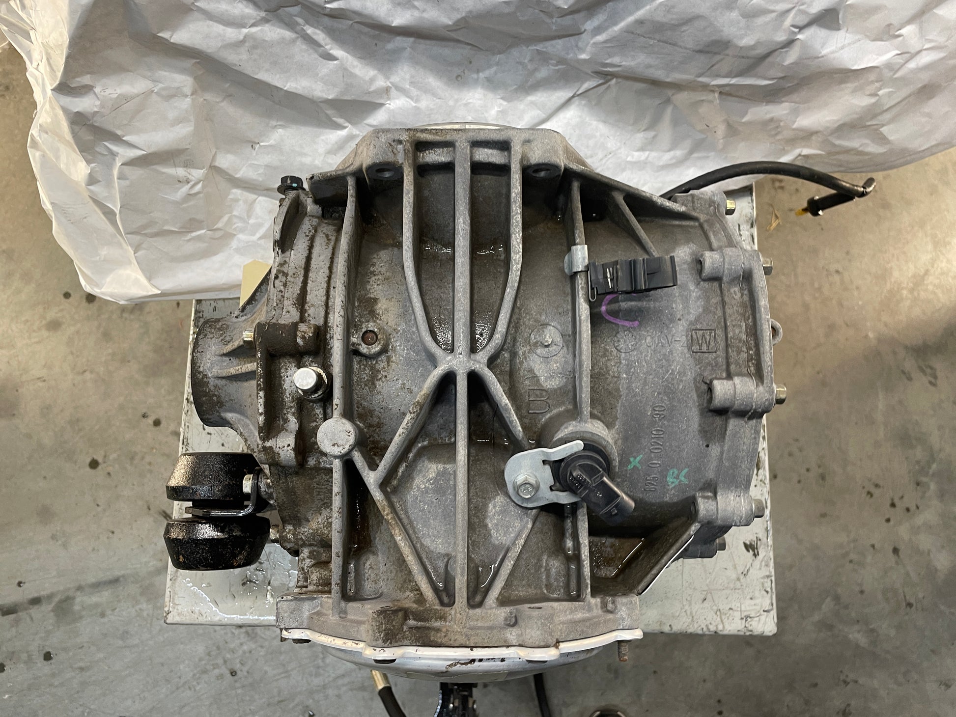 2004 Chevy C5 Corvette Rear End Differential Carrier G90 3.15 OEM 3 Rib - Day's Parts Yard