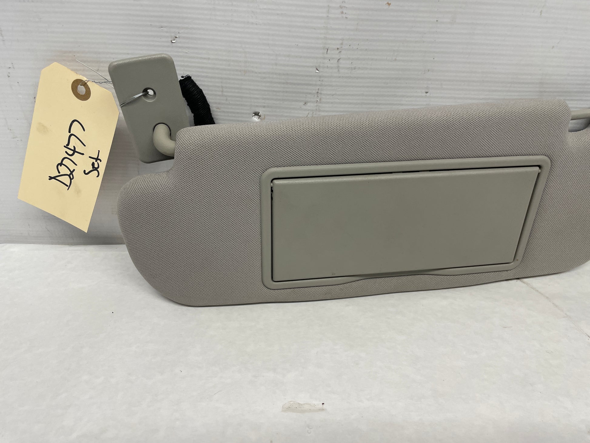 2014 Chevy SS Sedan RH & LH Sun Visor Sunvisor Shade Set OEM - Day's Parts Yard
